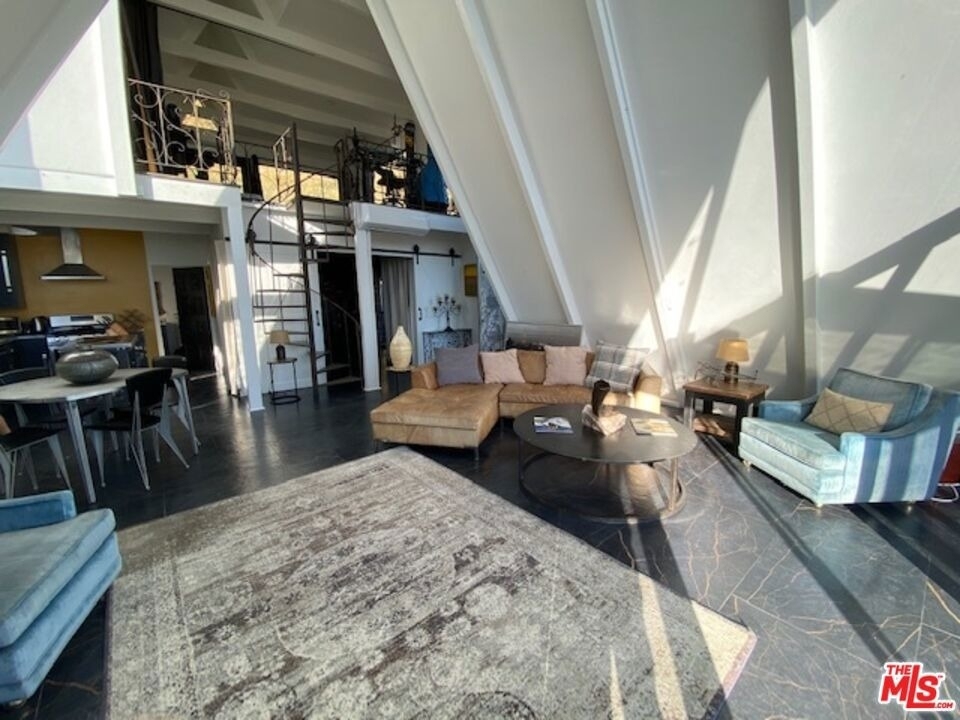 2144 Sunset Plaza Drive - Photo 12