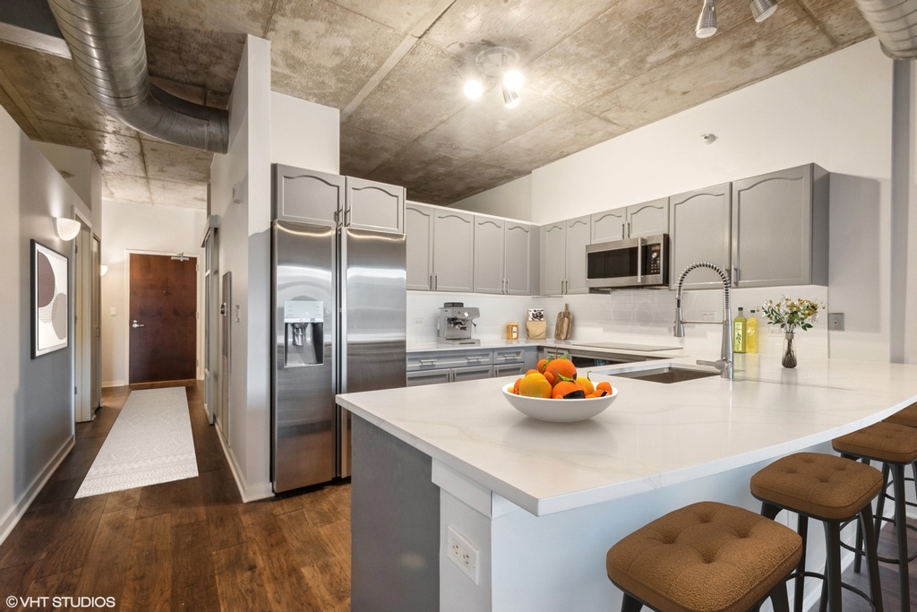 807 Davis Street - Photo 2