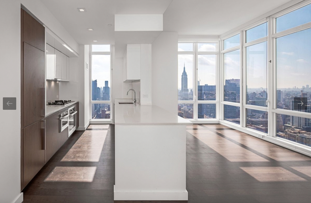 10th avenue - Photo 1