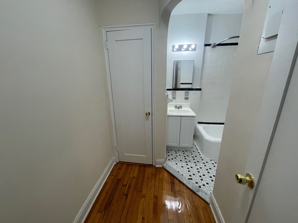 89-11 63rd Drive - Photo 4