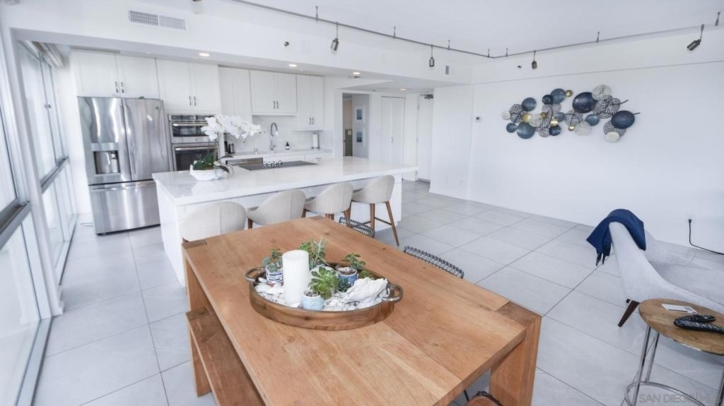 1710 Avenida Del Mundo - Photo 5