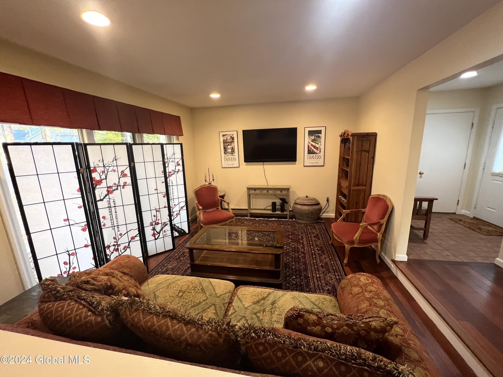 161 Excelsior Avenue - Photo 3