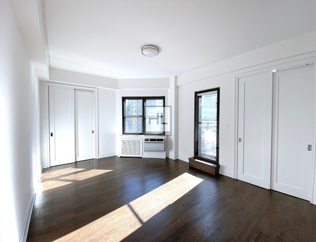 East 57th Street - Photo 3