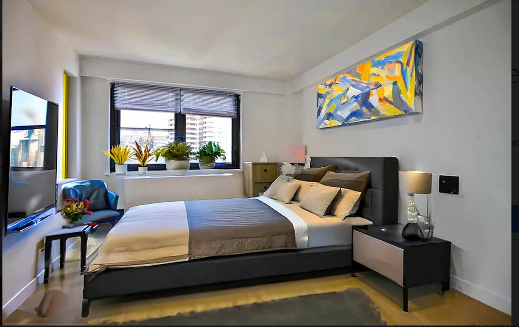 222 East 39th Street - Photo 0