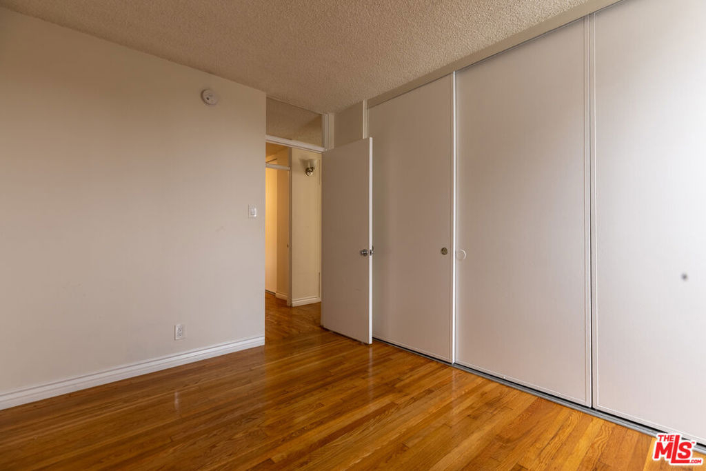 11133 Rose Avenue - Photo 8