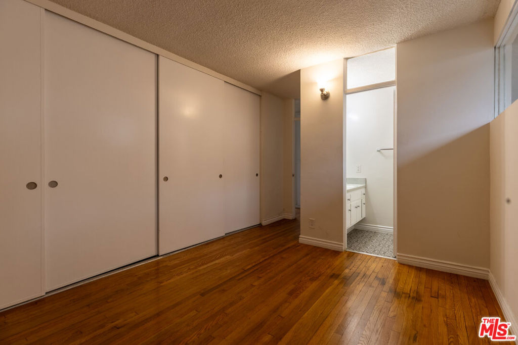 11133 Rose Avenue - Photo 4