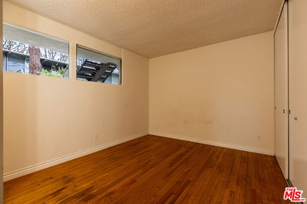 11133 Rose Avenue - Photo 7