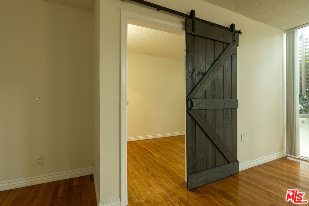11133 Rose Avenue - Photo 15