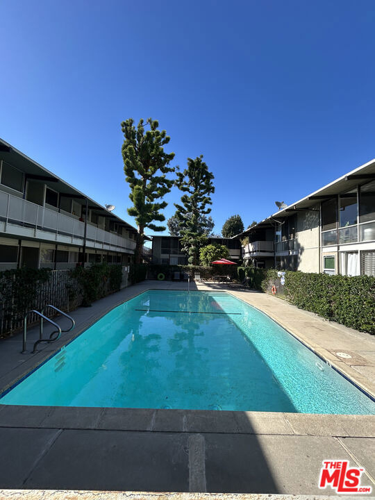 11133 Rose Avenue - Photo 18