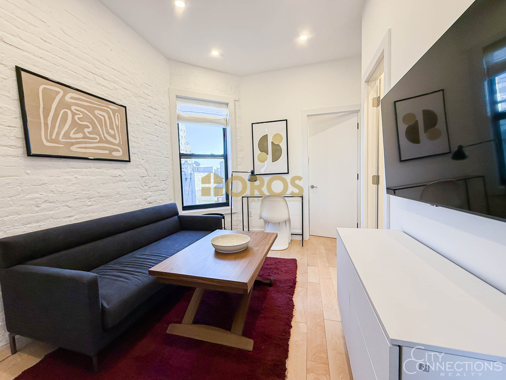 322 East 11th Street - Photo 3
