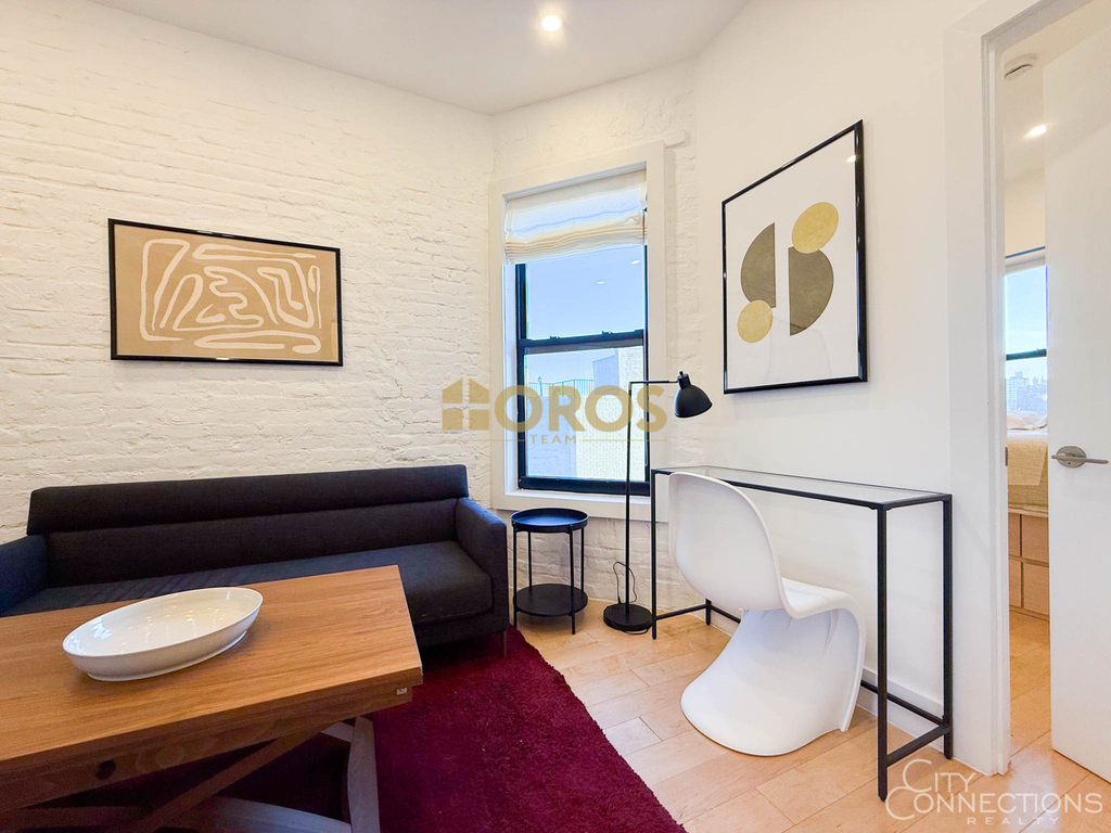 322 East 11th Street - Photo 4