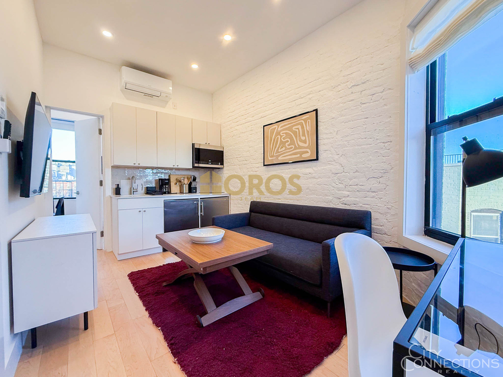 322 East 11th Street - Photo 1