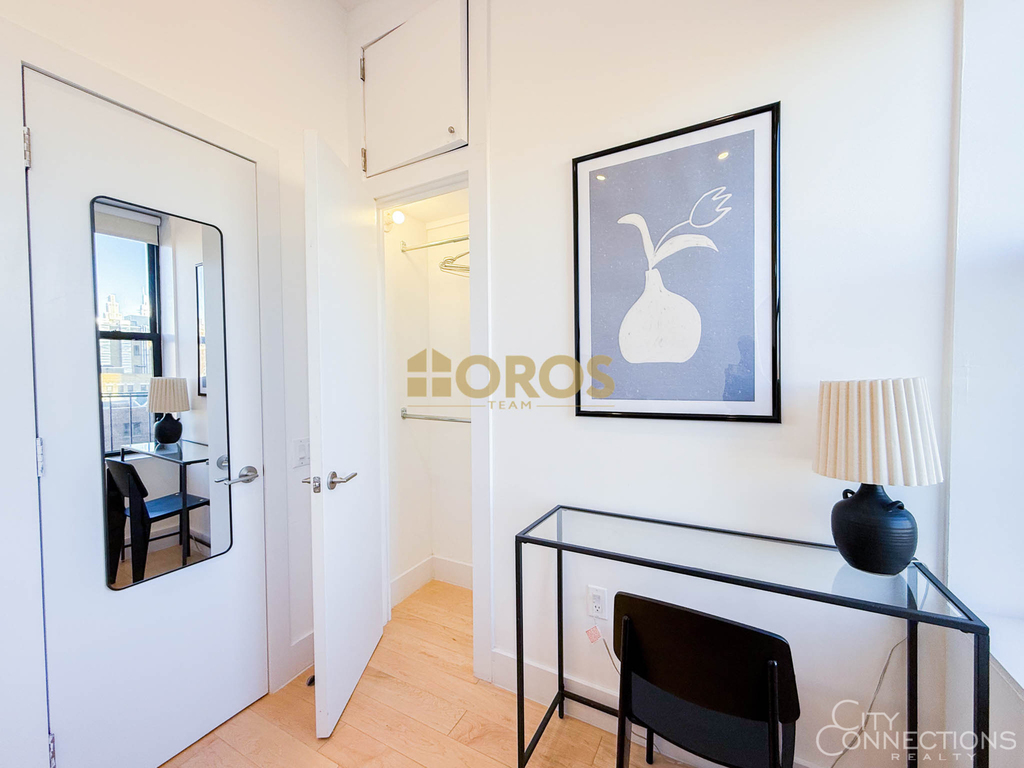 322 East 11th Street - Photo 9