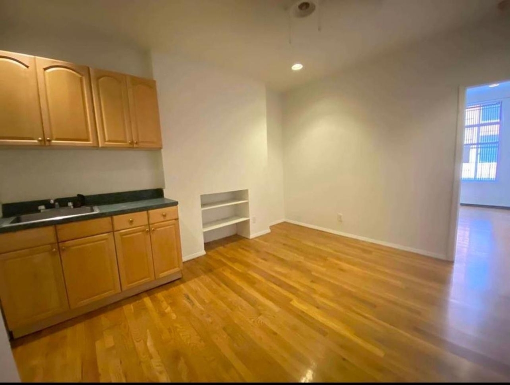 57 Clinton Street - Photo 3