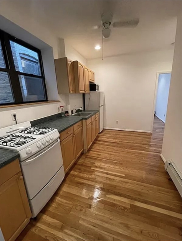 57 Clinton Street - Photo 1