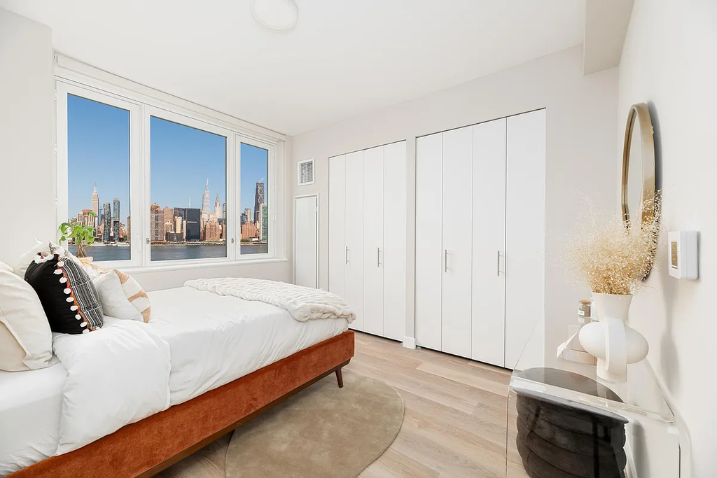 2nd St in Long Island City - Photo 5