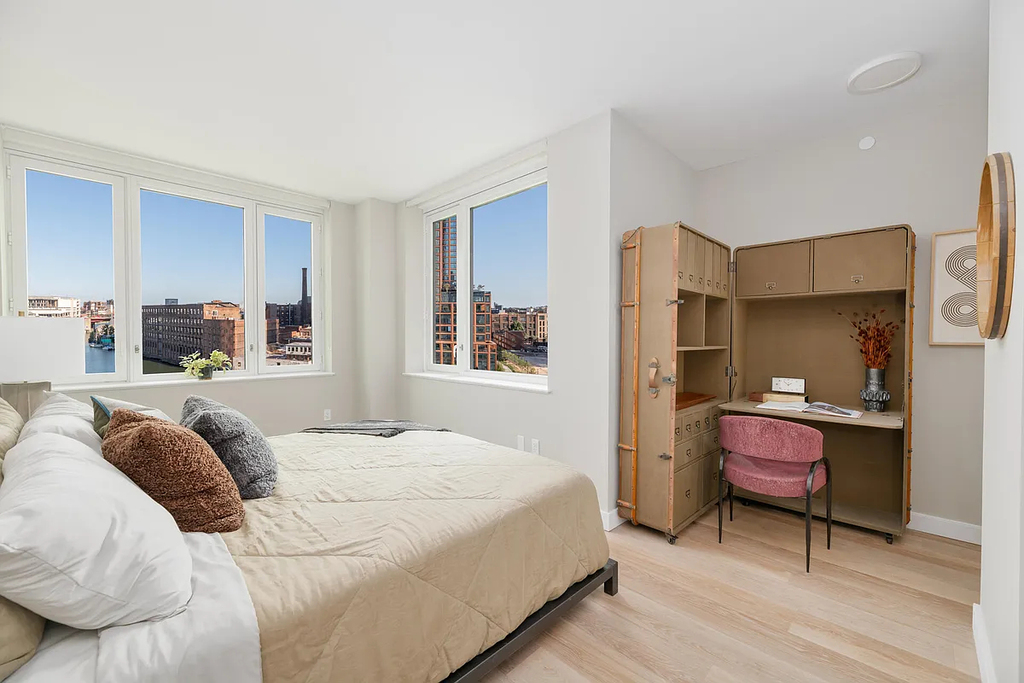 2nd St in Long Island City - Photo 3