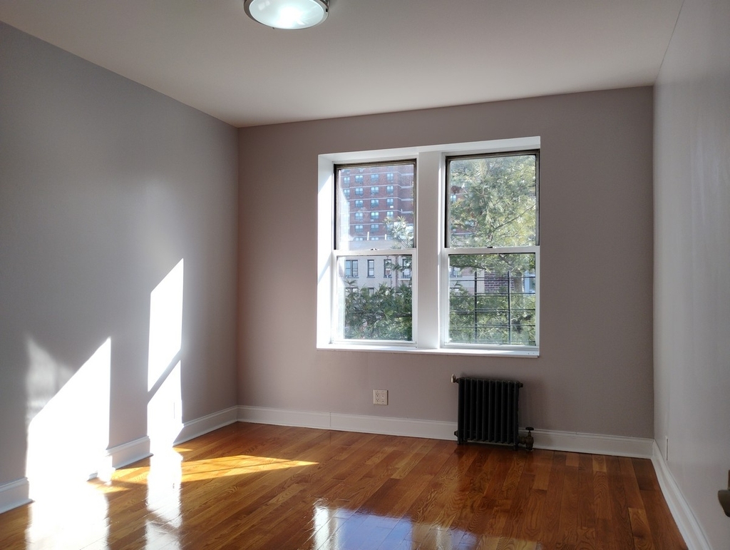 1 bedroom - Vermilyea Ave - Photo 3