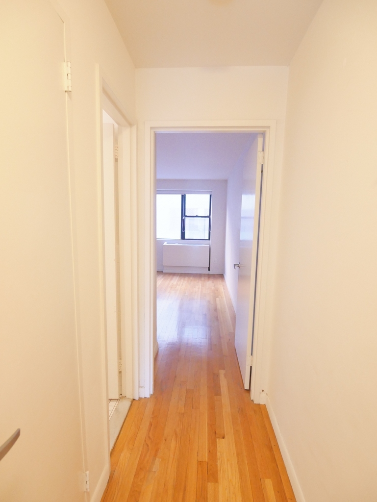 245 East 84th Street - Photo 5