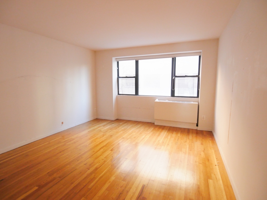 245 East 84th Street - Photo 6