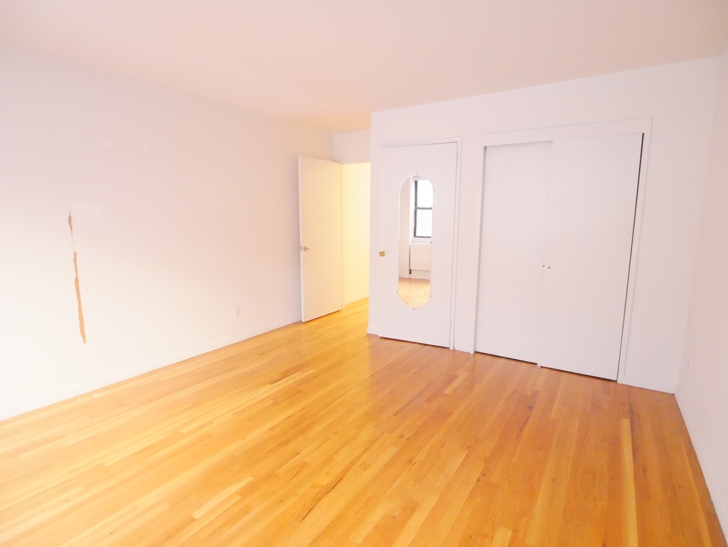 245 East 84th Street - Photo 8