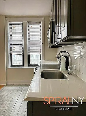 518 East 51st Street - Photo 6
