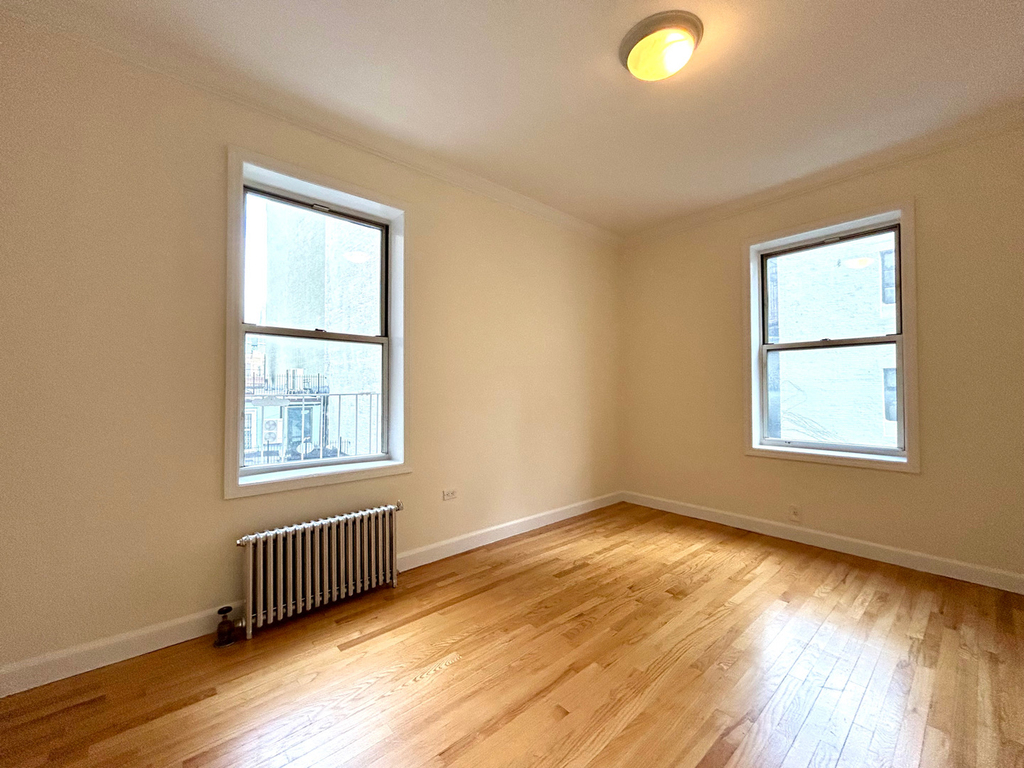 13th & 6th Ave - Photo 2