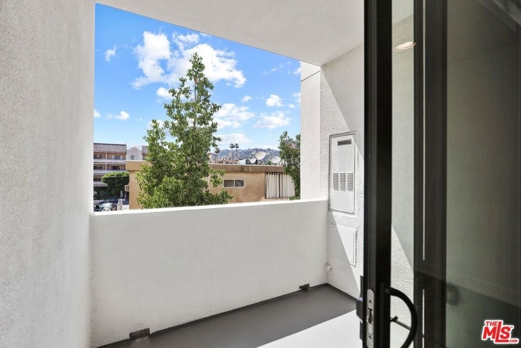1319 Martel - Photo 12