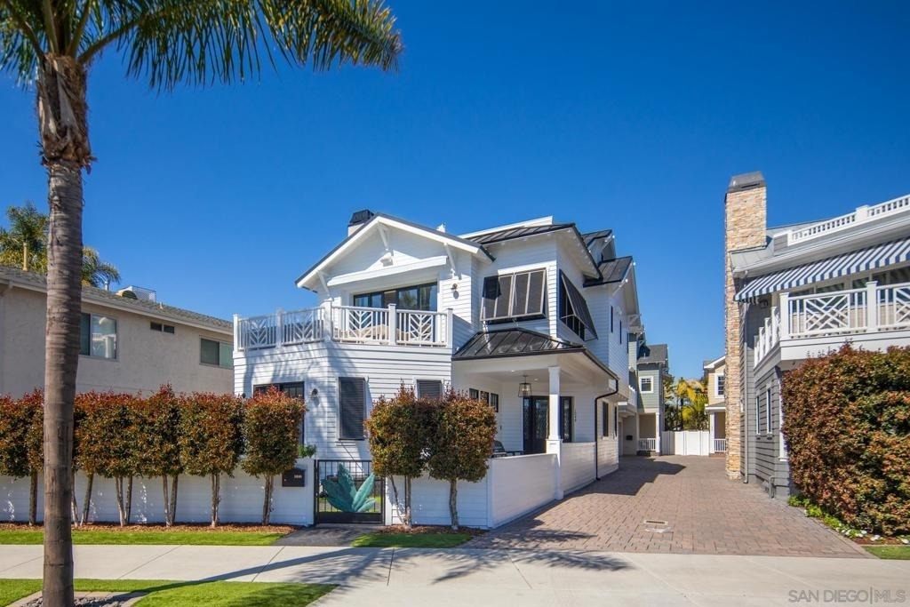 1048 Isabella Ave - Photo 1