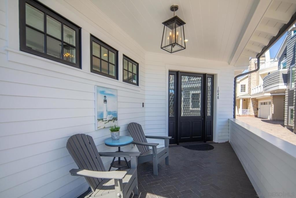 1048 Isabella Ave - Photo 2