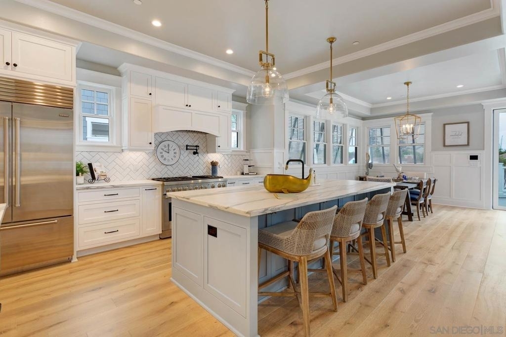 1048 Isabella Ave - Photo 4