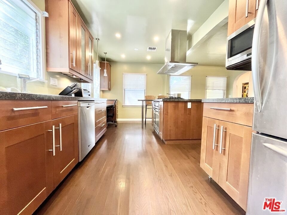 630 North Gardner St - Photo 7