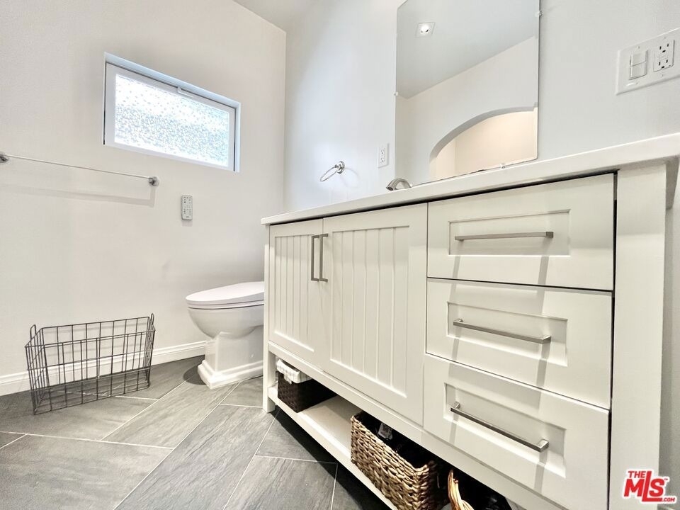 630 North Gardner St - Photo 11