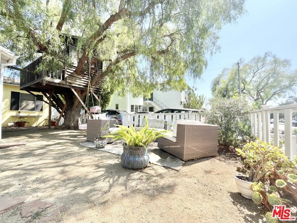 630 North Gardner St - Photo 14