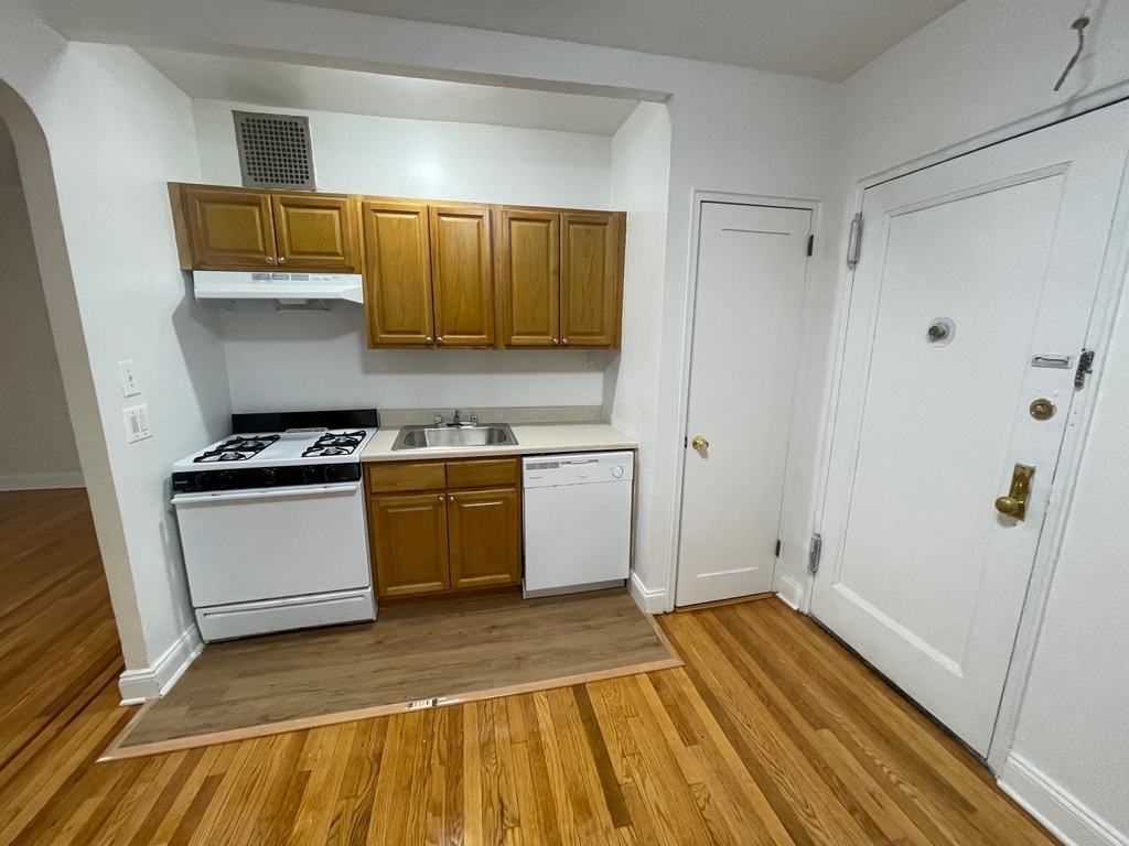 88-11 63rd Drive - Photo 4