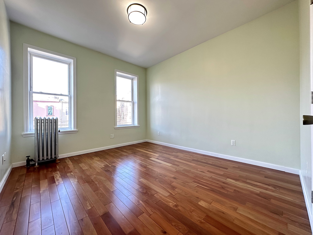 96 East 32nd Street - Photo 2