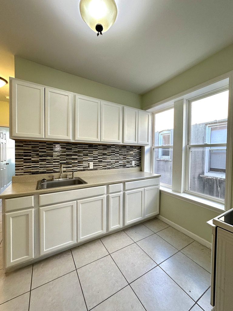 96 East 32nd Street - Photo 8