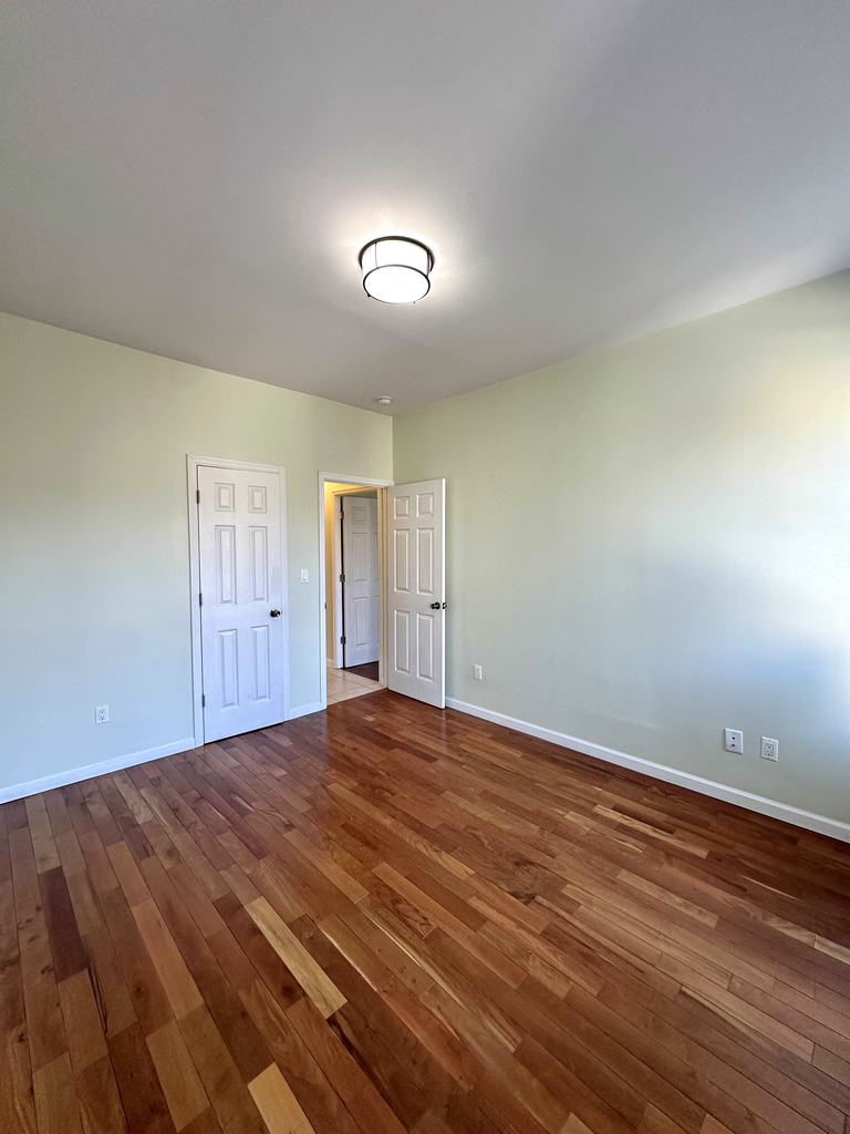96 East 32nd Street - Photo 4
