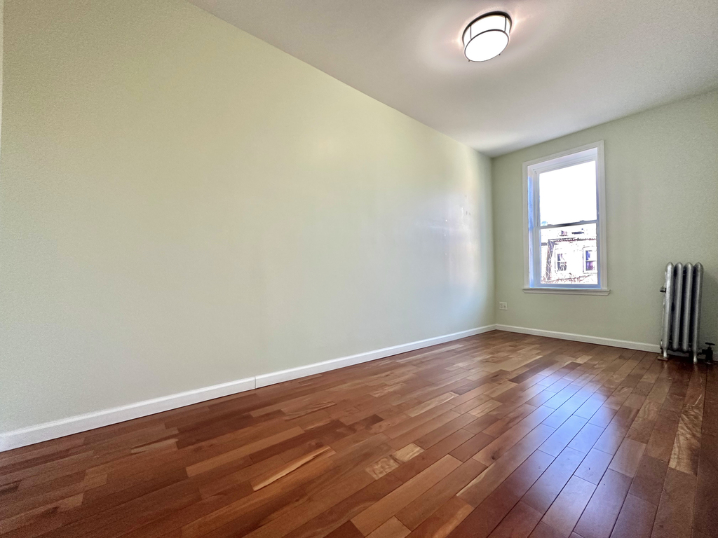 96 East 32nd Street - Photo 5