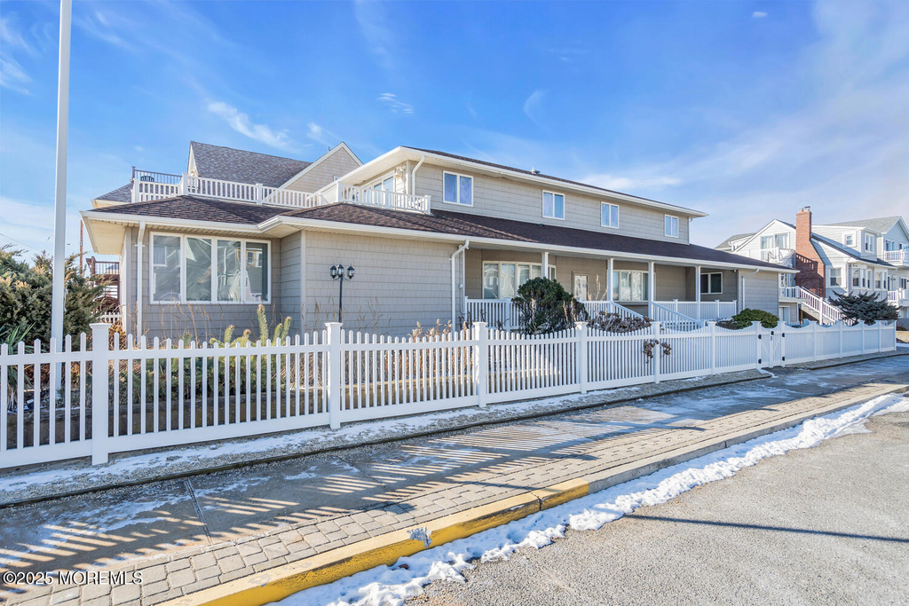 115 N Ocean Avenue - Photo 2