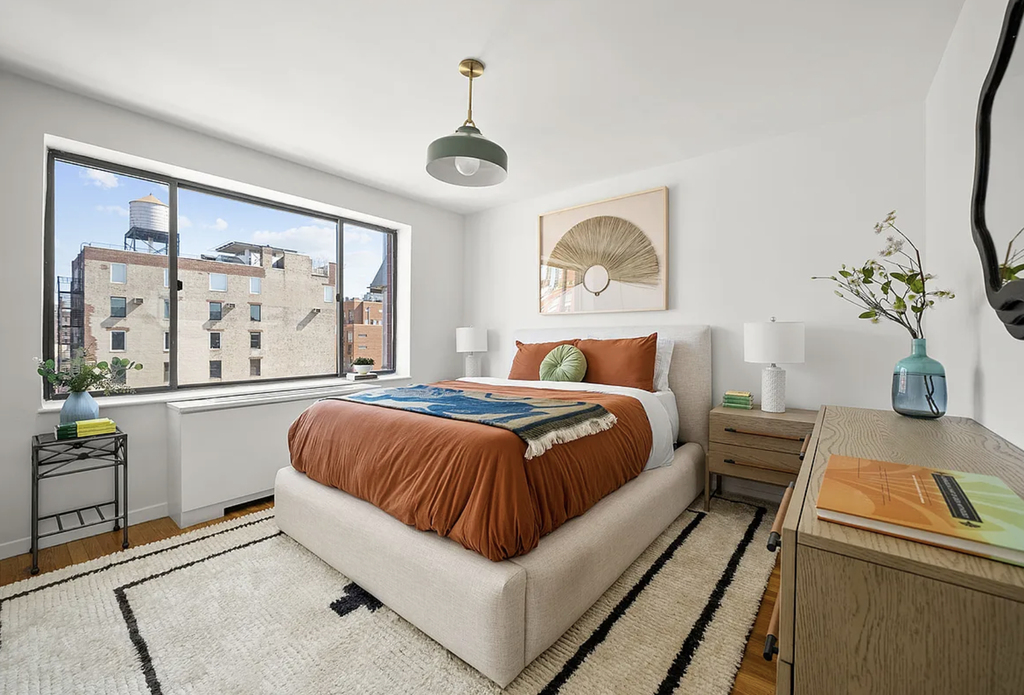 7th Avenue - Photo 2