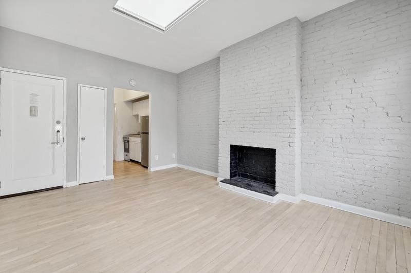 306 E 89th Street - Photo 2