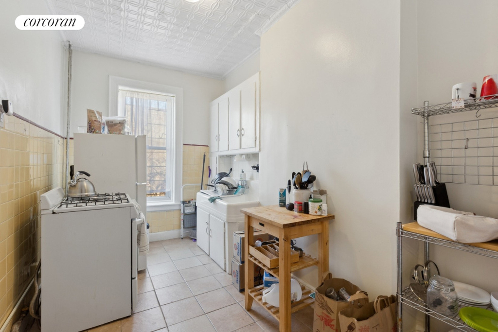 186 Utica Avenue - Photo 1