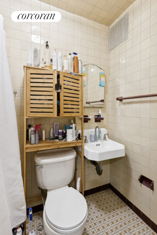 186 Utica Avenue - Photo 3