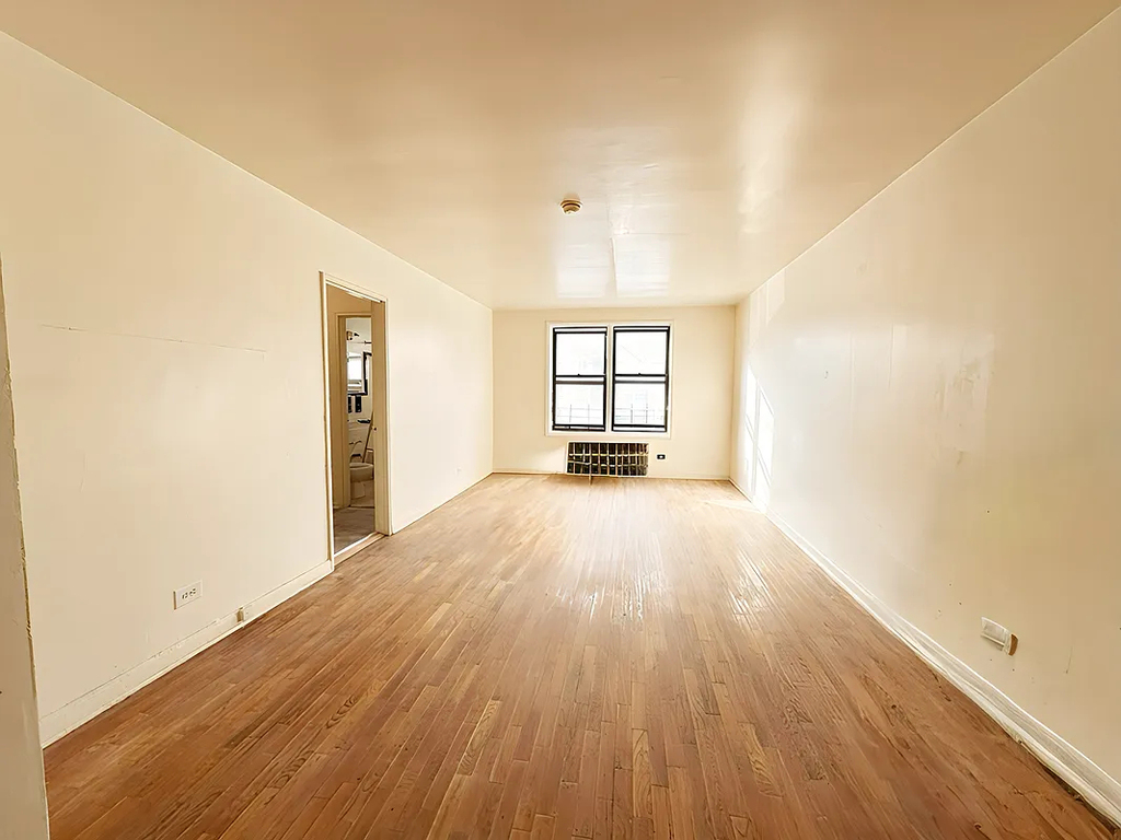 647 Albany Avenue - Photo 6