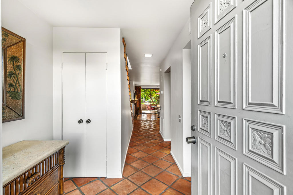 215 Calle Bravo - Photo 2