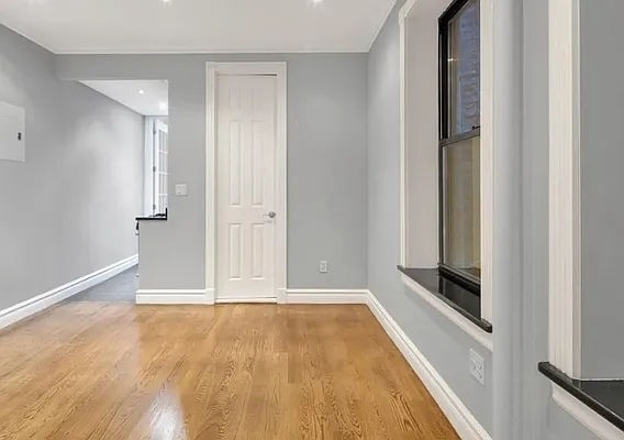 221 Mott St - Photo 1