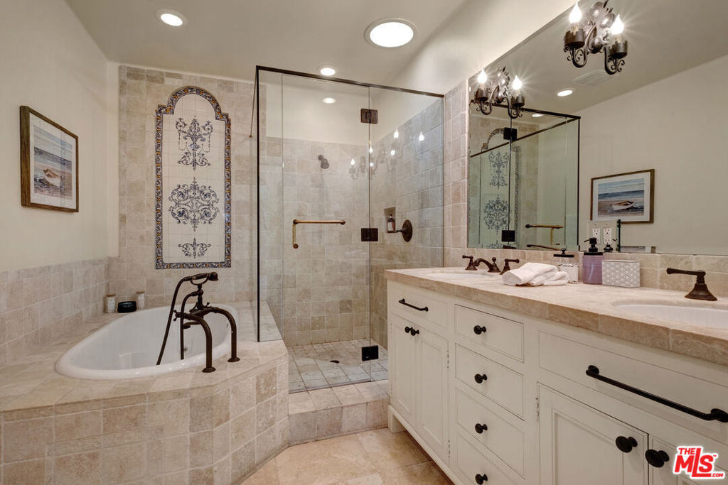 211 Bath Street - Photo 7