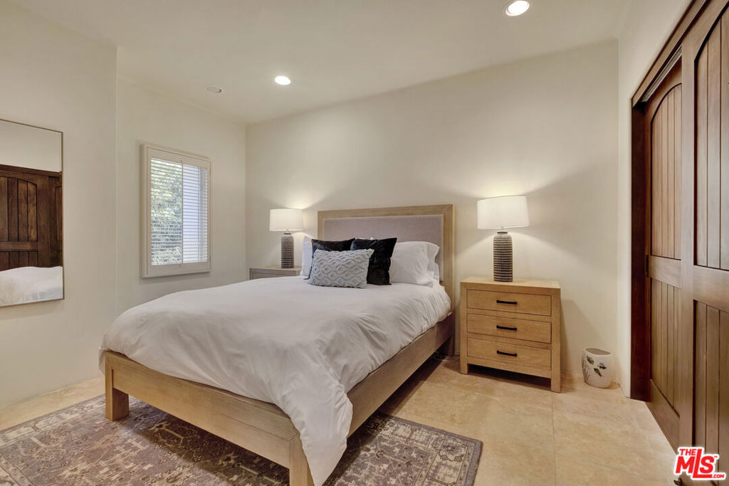 211 Bath Street - Photo 10
