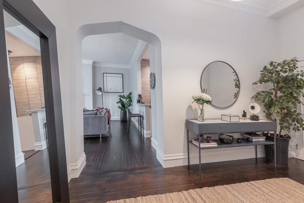 286 Beacon St - Photo 8